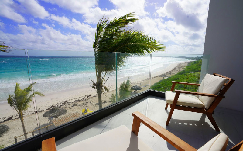 master bedroom balcont in la palmeraie villa 2 on harbour island