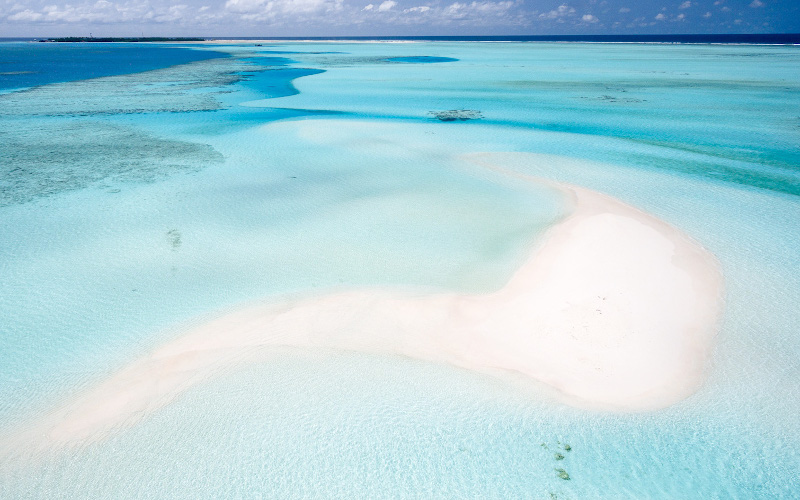 Kamalame cay cay coral reef and clear blue sea