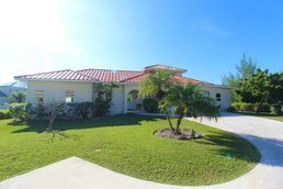 Grand Bahama accommodation Caribbean villas for sale in Grand Bahama apartments to buy in Grand Bahama holiday homes to buy in Grand Bahama